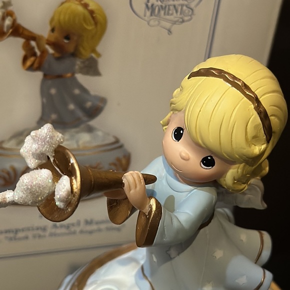 Precious Moments Trumpeting Angel Musical “Hark the Herald Angels Song” - Picture 3 of 13